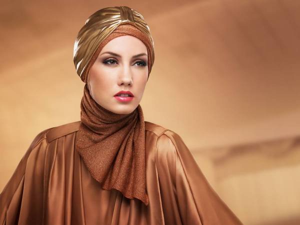 Photograph Ully Zoelkarnain  Wardah Cosmetic 1 on One Eyeland